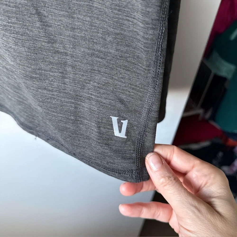 Vuori Ease Performance Half Zip 2.0 Pullover Men’s  Gray  Missing Size Tag‎  L